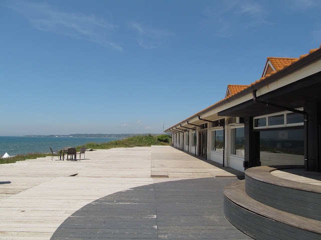 能登千里浜レストハウス海側外観