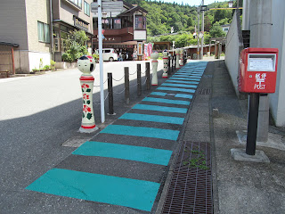 鳴子温泉駅からの道
