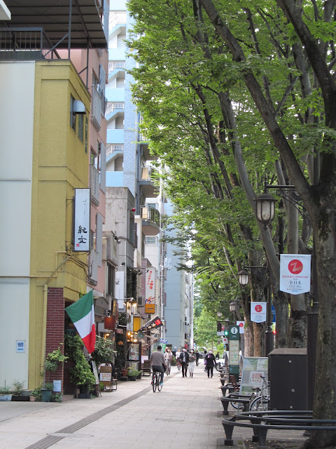 甘座のある定禅寺通り