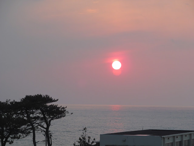 さんねむ温泉の部屋から見た夕陽