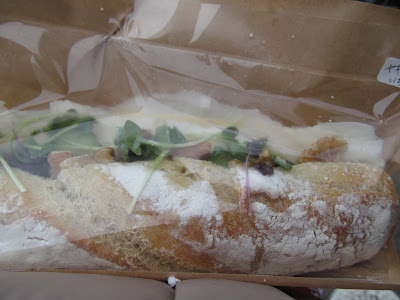 ヤギのチーズとイチジクのサンド