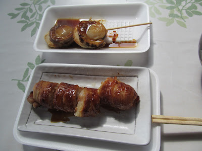 ホタテ串焼きと肉巻きおにぎり